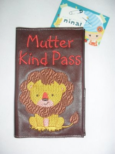 Mutter Kind Pass-Hülle Löwe braun